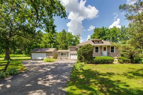 80 N Lake Ave, Third Lake, IL 60030