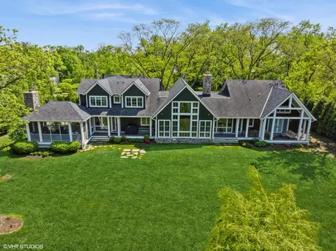 Exterior - 305 Maple Row Ave, Northfield, IL 60093 photo 4 of 11