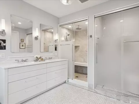 Bath - 305 Maple Row Ave, Northfield, IL 60093 photo 3 of 12