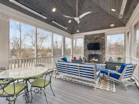 Exterior - 305 Maple Row Ave, Northfield, IL 60093 photo 5 of 11