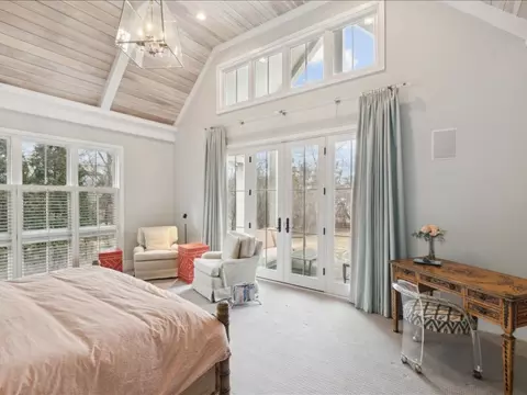 Bedroom - 305 Maple Row Ave, Northfield, IL 60093 photo 1 of 7