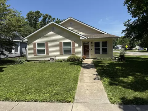 608 E Lincoln St, Saint Joseph, IL 61873