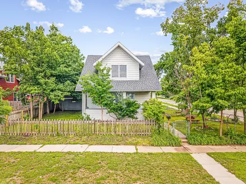 2242 S 5th St, Rockford, IL 61104