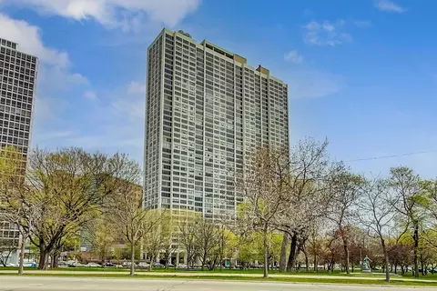 2800 N Lake Shore Dr #4216, Chicago, IL 60657