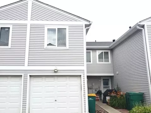 347 Meadow Green Ln, Round Lake Beach, IL 60073