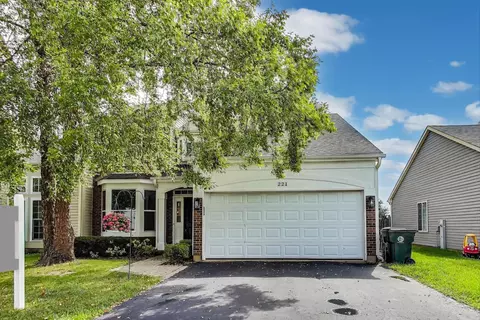 221 Pinehurst Dr, Mundelein, IL 60060