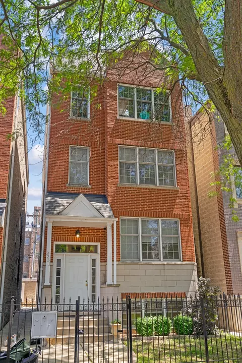 3251 N Racine Ave #3, Chicago, IL 60657
