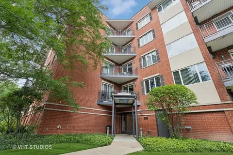 2601 Central St #303, Evanston, IL 60201