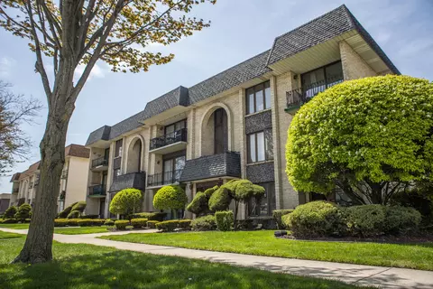 10702 S Keating Ave #2, Oak Lawn, IL 60453