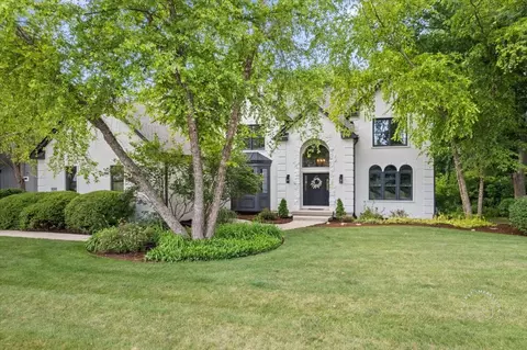 8203 Gage Ln, Cary, IL 60013
