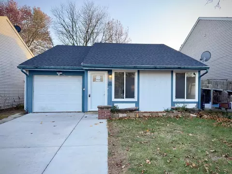 30 W105 Maplewood Dr, Warrenville, IL 60555