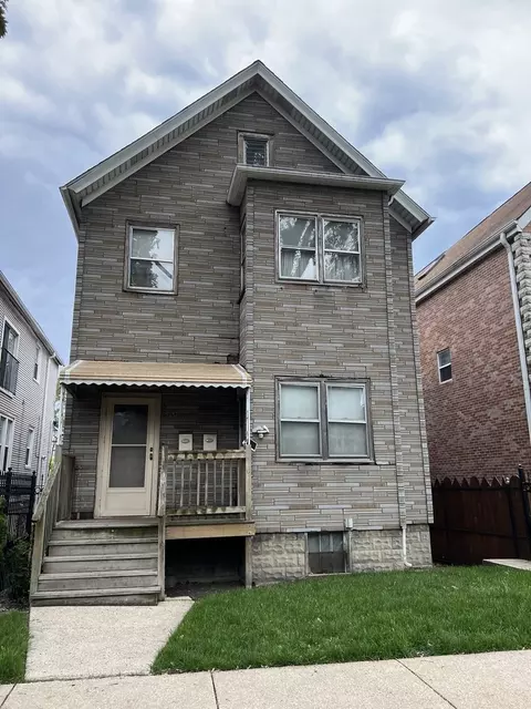 2520 W Shakespeare Ave, Chicago, IL 60647