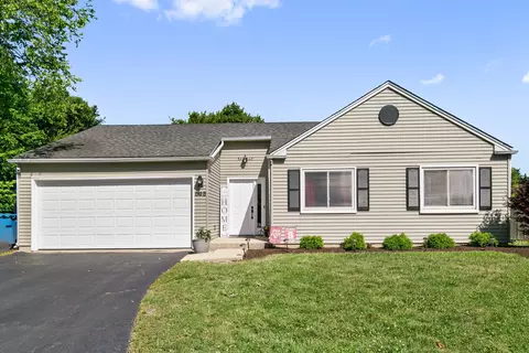 895 Fieldside Ln, Aurora, IL 60504