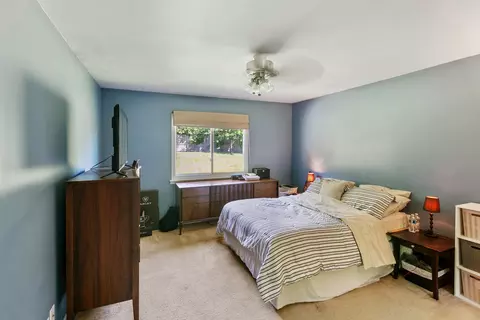 Bedroom - 895 Fieldside Ln, Aurora, IL 60504 photo 3 of 3