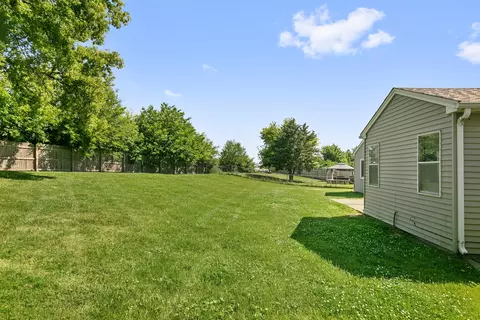 Exterior - 895 Fieldside Ln, Aurora, IL 60504 photo 3 of 3