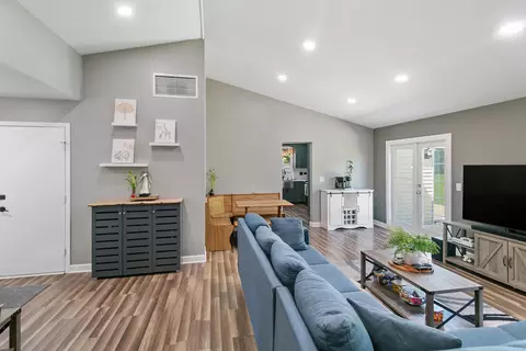 Other - 895 Fieldside Ln, Aurora, IL 60504 photo 3 of 3