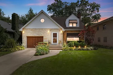 6709 N Ramona Ave, Lincolnwood, IL 60712