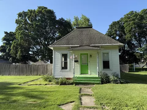 325 E Waupansie St, Dwight, IL 60420