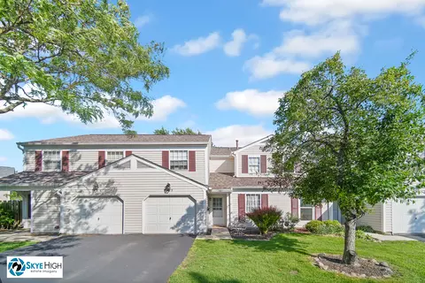 505 Nebraska Cir, Carol Stream, IL 60188