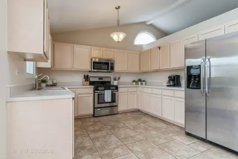 1700 Cumberland Dr, Plainfield, IL 60586 photo 6