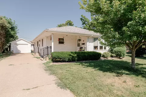 415 Swift Ave, Oglesby, IL 61348
