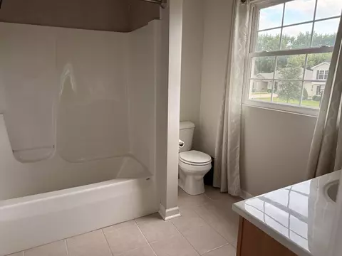 Bath - 6 Kimberly Dr, Spring Valley, IL 61362 photo 3 of 6