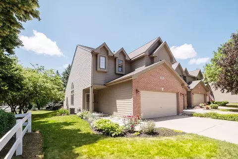 2001 Jeffrey Ln, Elgin, IL 60123