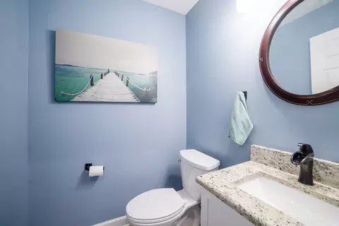 Bath - 2001 Jeffrey Ln, Elgin, IL 60123 photo 1 of 4
