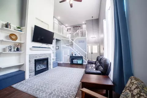Other - 2001 Jeffrey Ln, Elgin, IL 60123 photo 2 of 6