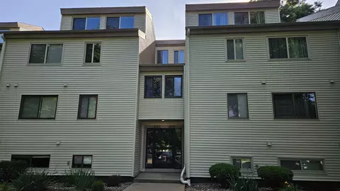 2123 Melrose Dr #B, Champaign, IL 61820