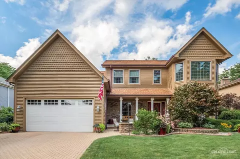 590 Redwood Ln, Lisle, IL 60532