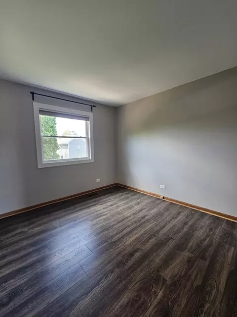 Bedroom - 457 Hadley Ct, Bartlett, IL 60103 photo 2 of 2