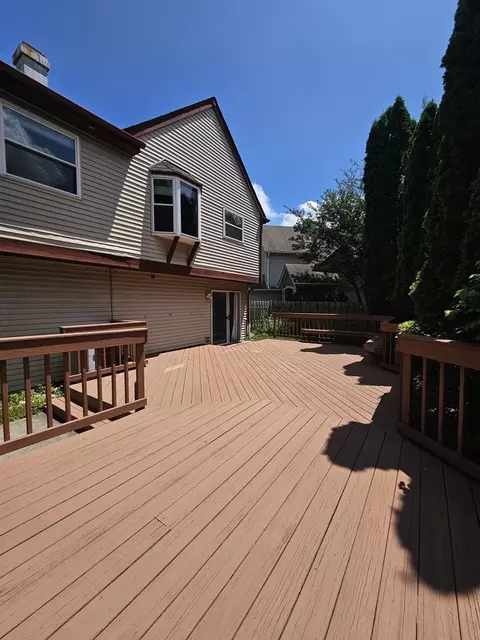 Exterior - 457 Hadley Ct, Bartlett, IL 60103 photo 2 of 4