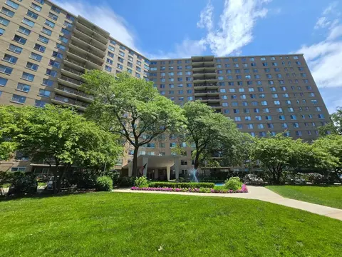 7033 N Kedzie Ave #606, Chicago, IL 60645