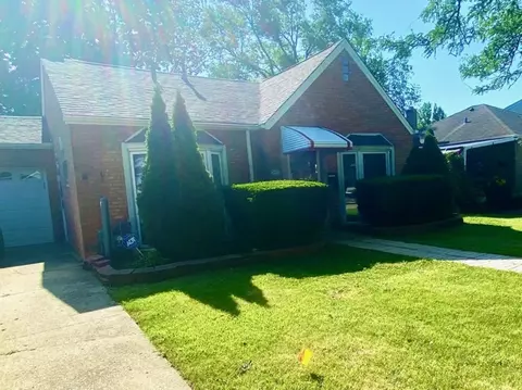 4439 Grace St, Schiller Park, IL 60176