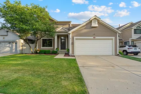 194 Seneca Trl, Bloomingdale, IL 60108
