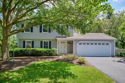 1605 Rita Ave, Saint Charles, IL 60174