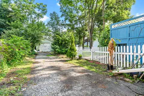 8112 Christie Ave, Lyons, IL 60534 photo 4