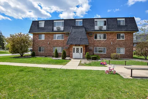 17242 71st Ct #10, Tinley Park, IL 60477