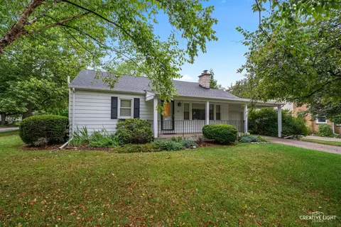 99 Park St, Oswego, IL 60543