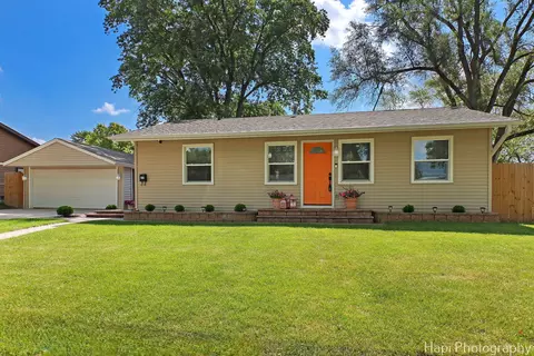 414 Cedar Cir, Streamwood, IL 60107