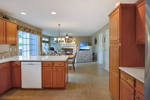 Kitchen - 3115 Sable Oaks Rd, Bloomington, IL 61704 photo 18 of 18