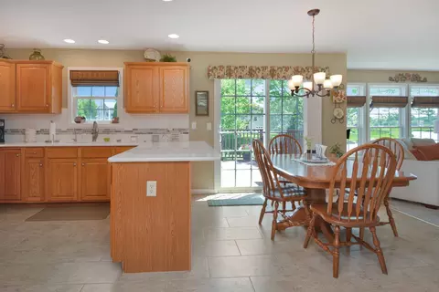 Kitchen - 3115 Sable Oaks Rd, Bloomington, IL 61704 photo 4 of 18