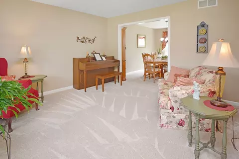 Living - 3115 Sable Oaks Rd, Bloomington, IL 61704 photo 6 of 8