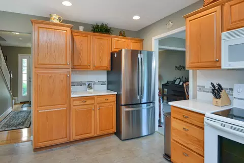 Kitchen - 3115 Sable Oaks Rd, Bloomington, IL 61704 photo 11 of 18