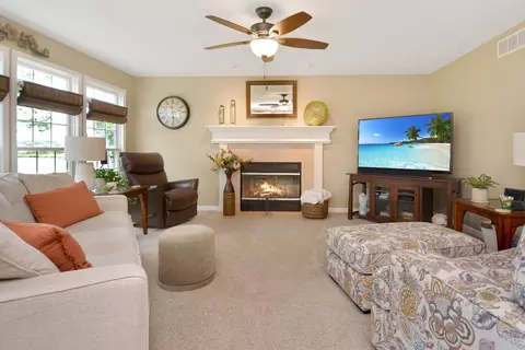 Living - 3115 Sable Oaks Rd, Bloomington, IL 61704 photo 1 of 8