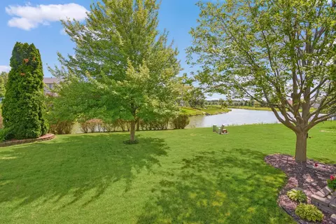 Exterior - 3115 Sable Oaks Rd, Bloomington, IL 61704 photo 5 of 11