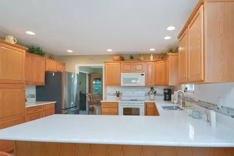 Kitchen - 3115 Sable Oaks Rd, Bloomington, IL 61704 photo 13 of 18