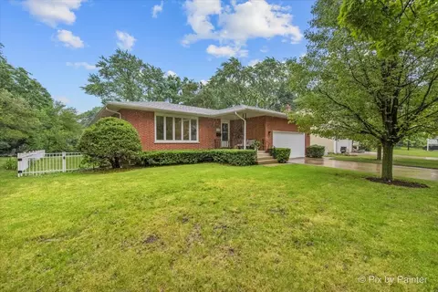 628 Katherine St, Saint Charles, IL 60174