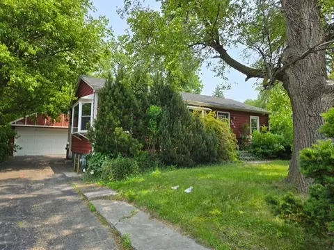 224 Meadow Ln, Lake Zurich, IL 60047